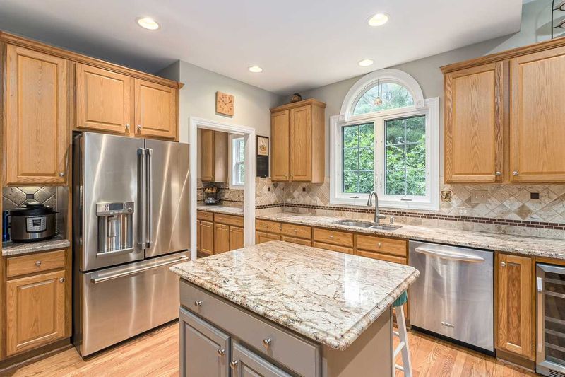 1004 Hidden River Ct, Raleigh, NC 27614