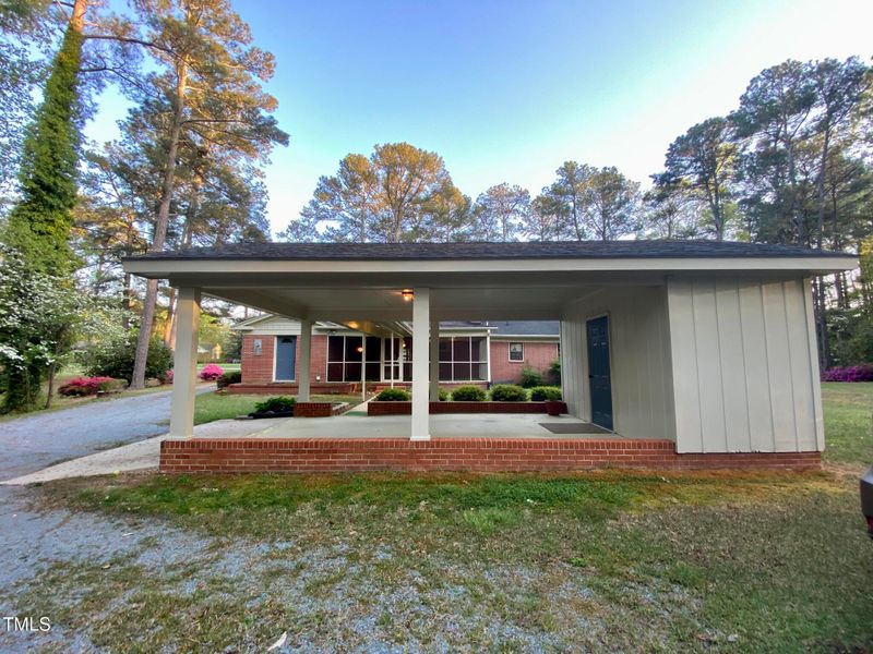 1004 Hillside Dr, Lillington, NC 27546