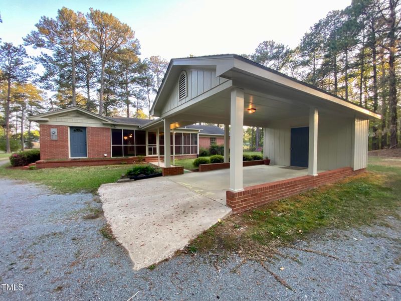 1004 Hillside Dr, Lillington, NC 27546
