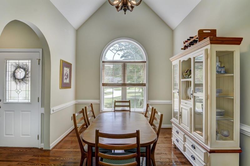 1004 Minnie Dr, Raleigh, NC 27603