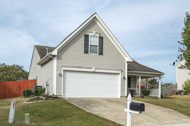 1004 Narcissus Ct, Clayton, NC 27520