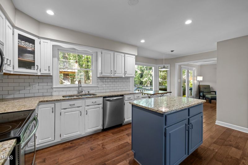 1004 Old Hill Ct, Apex, NC 27502