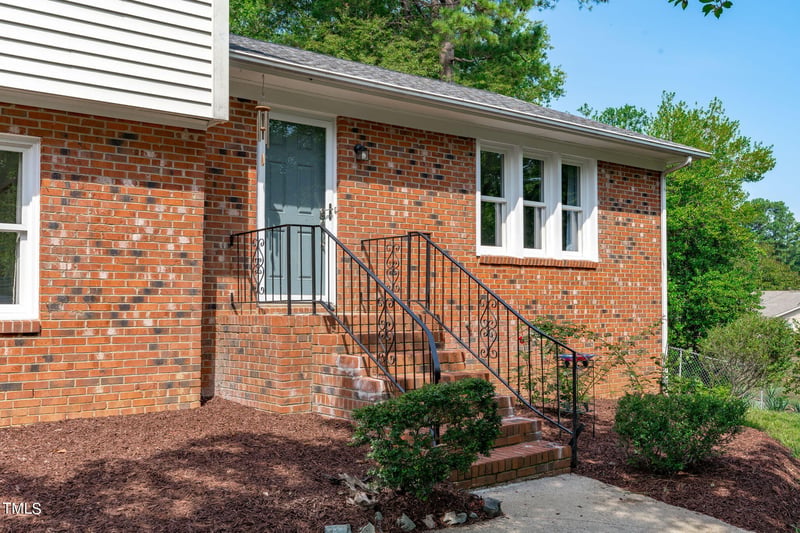 1004 Plateau Ln, Raleigh, NC 27615