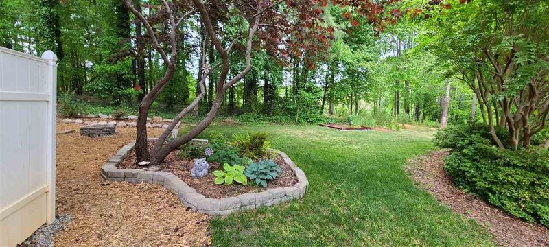 1004 Sheetbend Ln, Raleigh, NC 27606