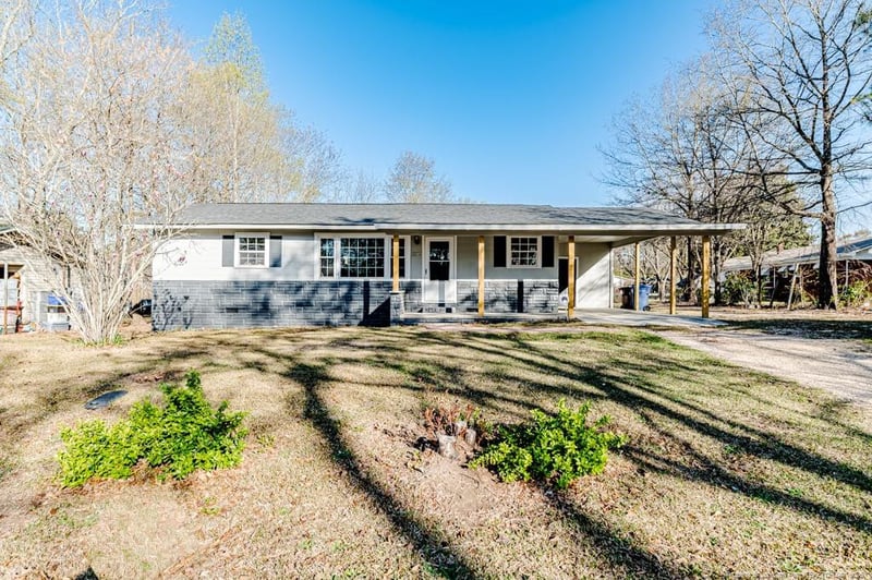 1004 Sommers St, Sanford, NC 27330