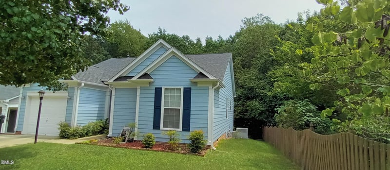 1004 Starkland Way, Holly Springs, NC 27540