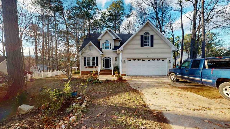 1004 Sunset Dr, Fuquay Varina, NC 27526