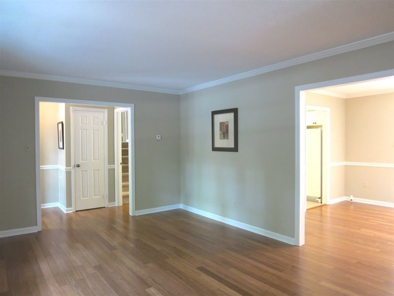 1004 Thoreau Dr, Raleigh, NC 27609