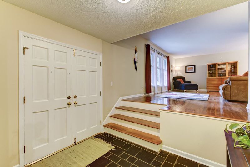 1004 Washington St, Cary, NC 27511