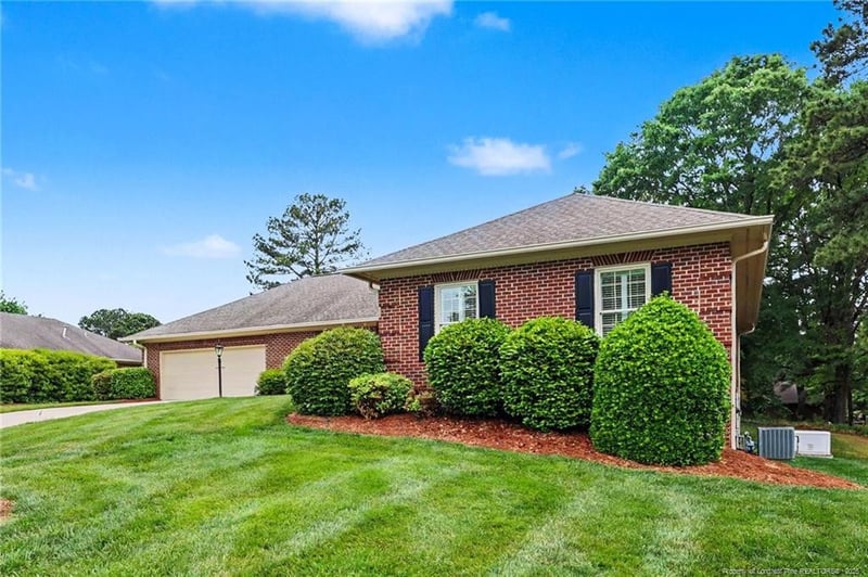 1004 Wentworth Ct, Sanford, NC 27330