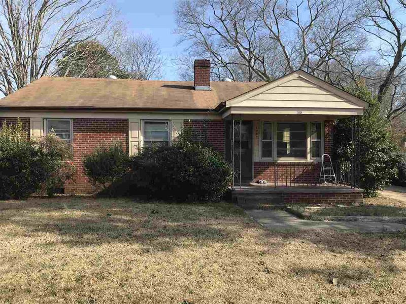 1005 S 2nd St, Lillington, NC 27546