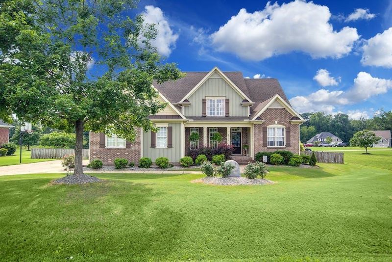 1005 Agio Ct, Zebulon, NC 27597