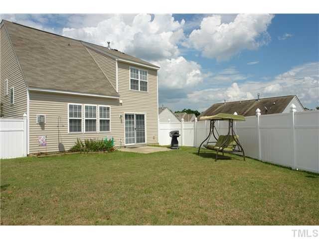 1005 Bayberry Ct, Clayton, NC 27520