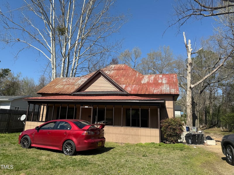1005 Chatham St, Sanford, NC 27330