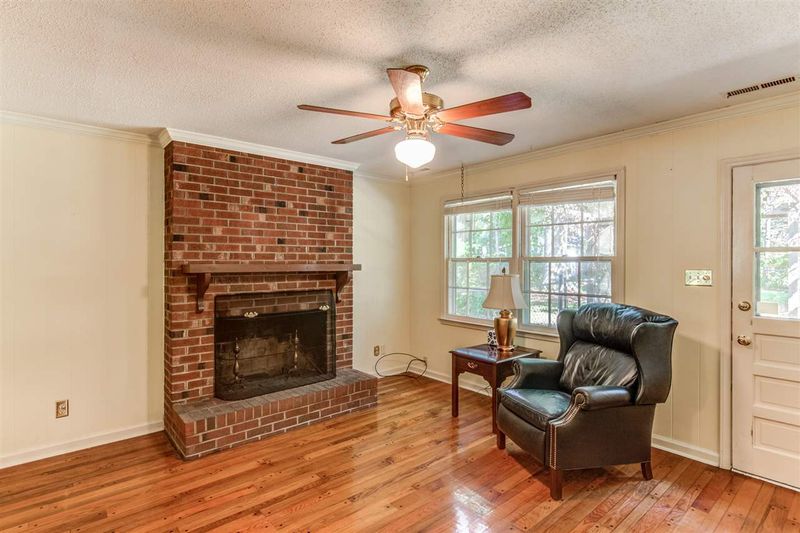 1005 Chestnut Dr, Smithfield, NC 27577