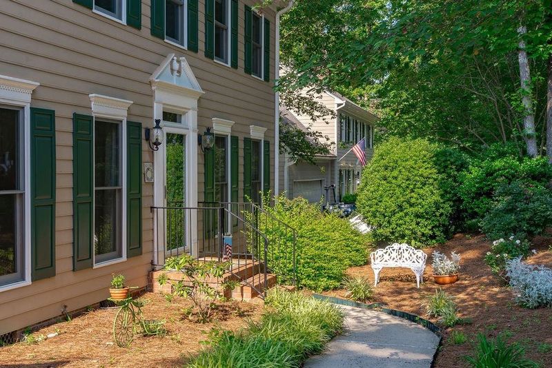 1005 Chimney Hill Dr, Apex, NC 27502