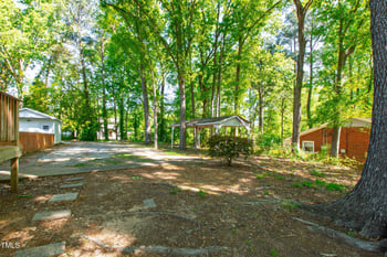 1005 Club Blvd, Durham, NC 27704