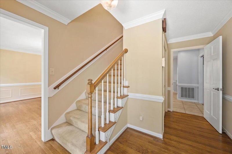 1005 Enderbury Dr, Raleigh, NC 27614