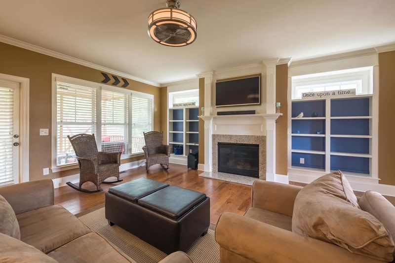 1005 Hollymont Dr, Holly Springs, NC 27540