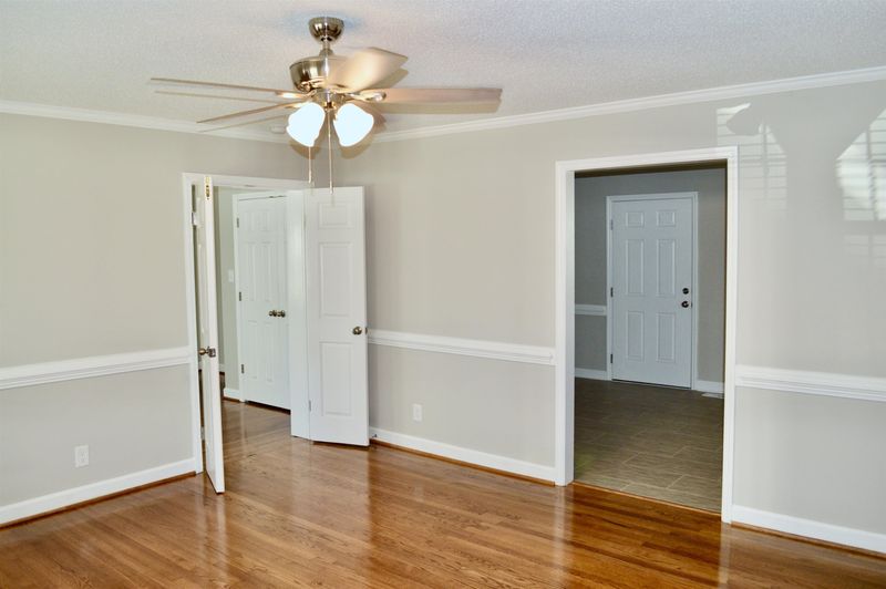 1005 N Johnson Dr, Benson, NC 27504
