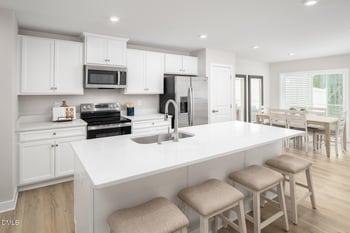 1005 Knickerbocker Ln, Youngsville, NC 27596