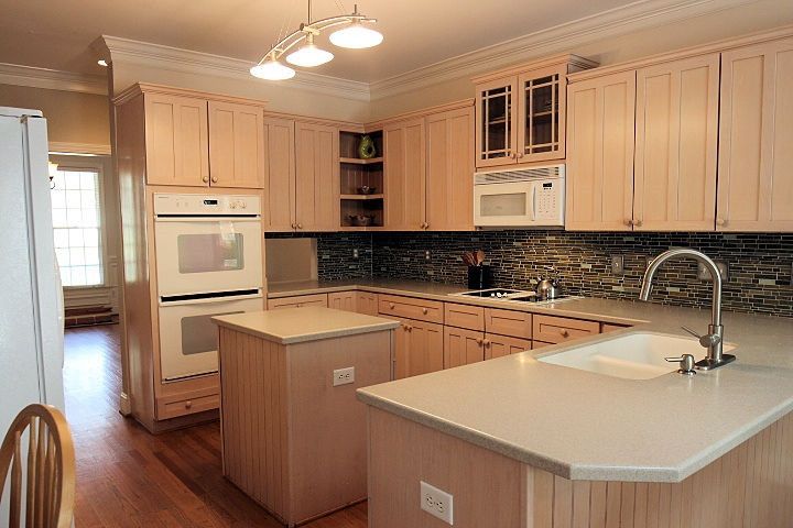 1005 Maple Ridge Dr, Chapel Hill, NC 27516