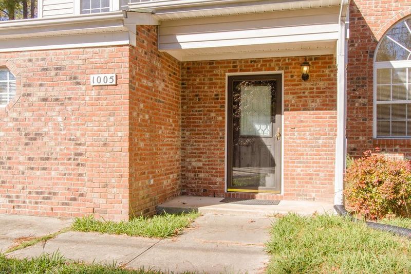 1005 N Mineral Springs Dr N, Durham, NC 27703
