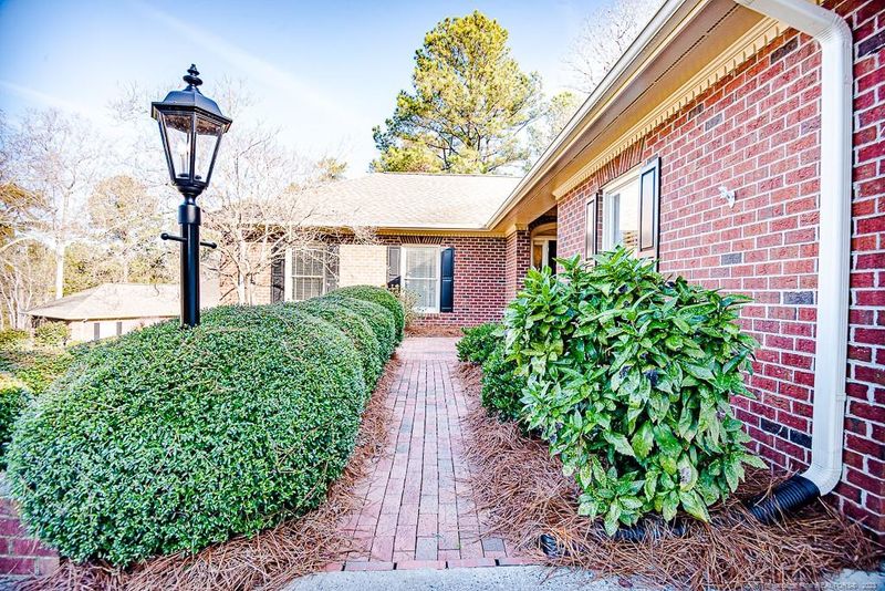 1005 Montague Ct, Sanford, NC 27330