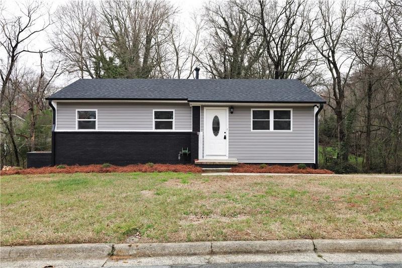 1005 Morningside Dr, Burlington, NC 27217