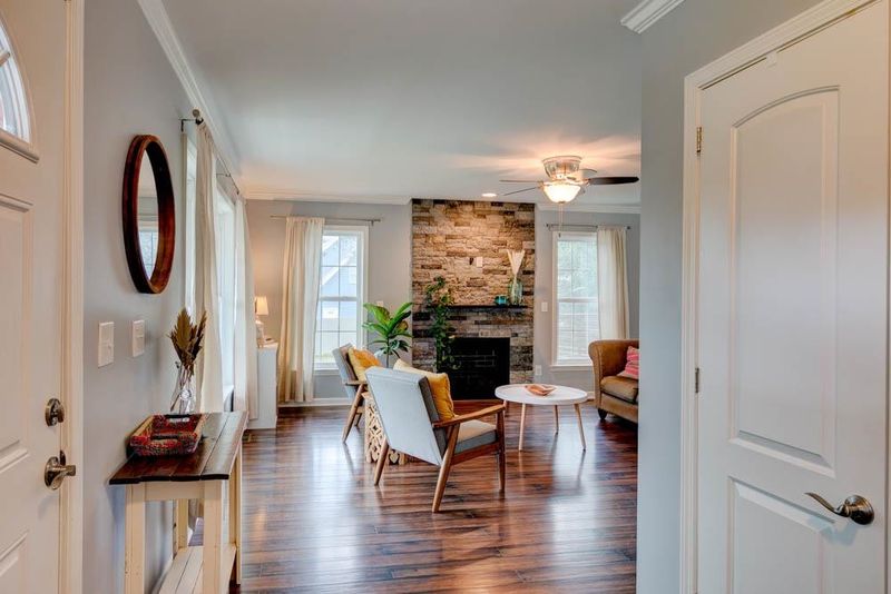 1005 Mountain Laurel Dr, Raleigh, NC 27603