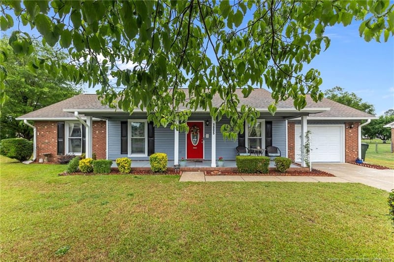 1005 Oakstone Dr, Fayetteville, NC 28314
