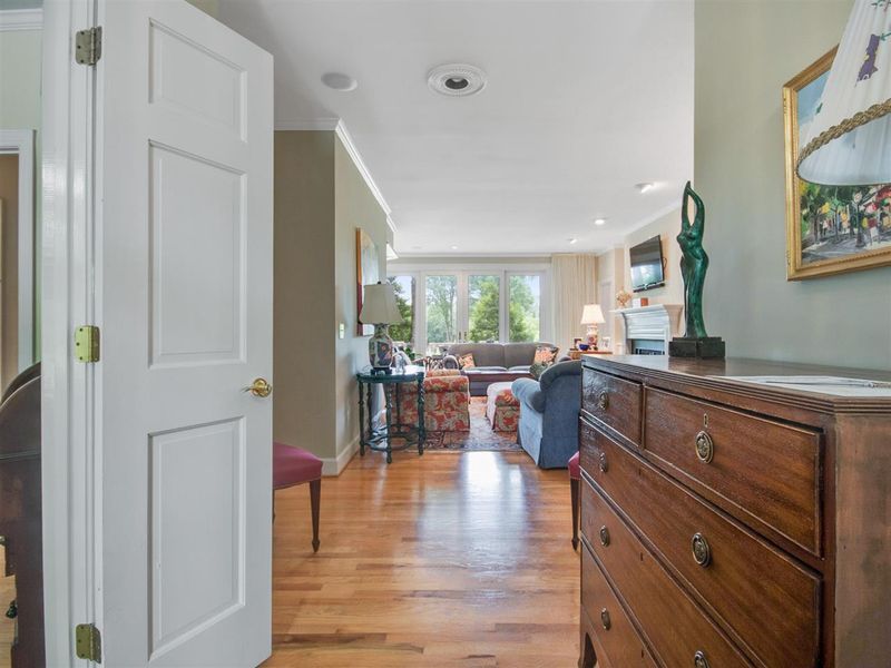 1005 Pinehurst Dr, Chapel Hill, NC 27517