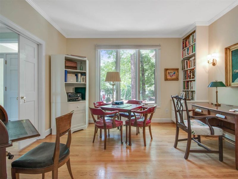 1005 Pinehurst Dr, Chapel Hill, NC 27517