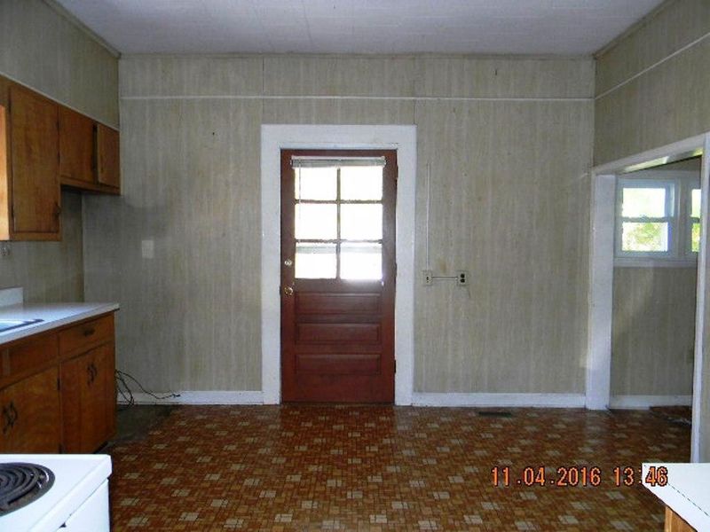 1005 Plaid St, Burlington, NC 27215