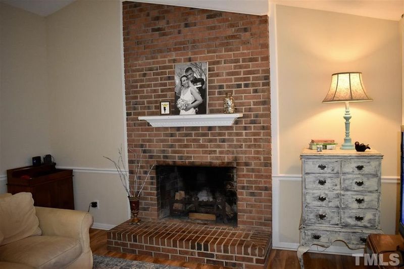 1005 Robinfield Dr, Raleigh, NC 27603