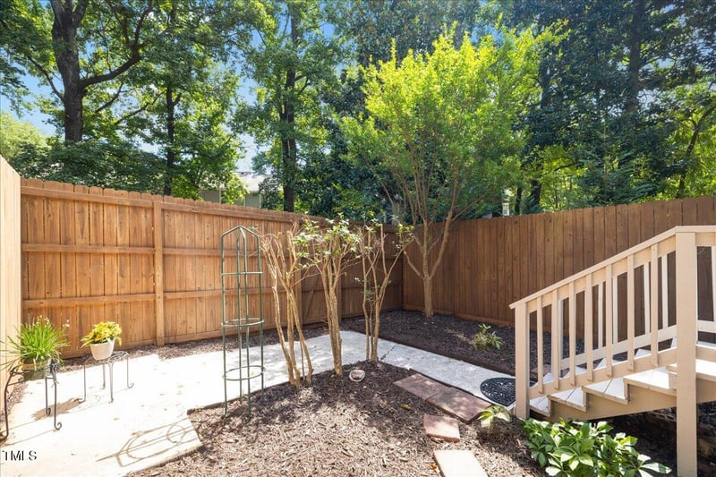 1005 Surrey Ct, Cary, NC 27511