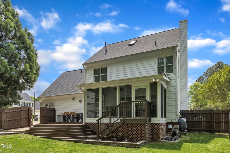 1005 Thorncroft Ln, Apex, NC 27502