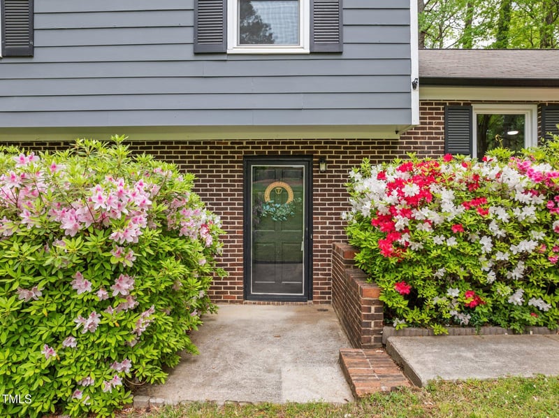 1005 Winwood Dr, Cary, NC 27511