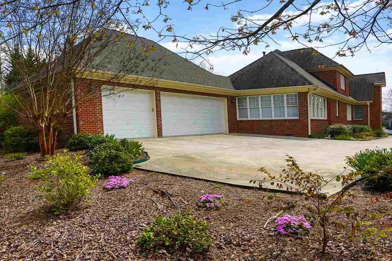 10056 Bost, Chapel Hill, NC 27517