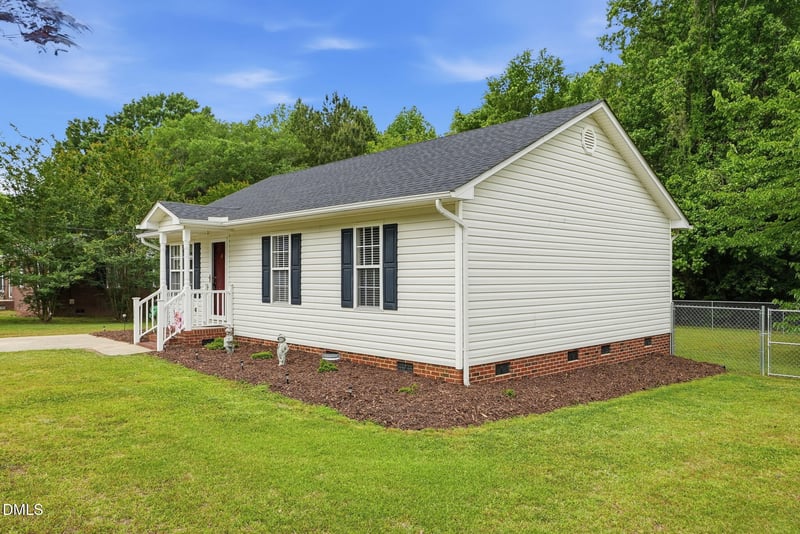 1006 6th St, Lillington, NC 27546