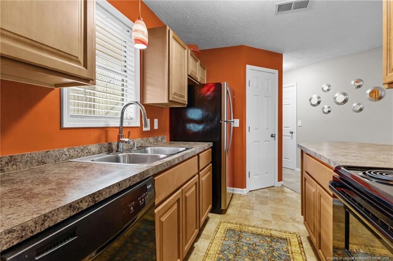 1006 Brookhollow Dr #4, Fayetteville, NC 28314