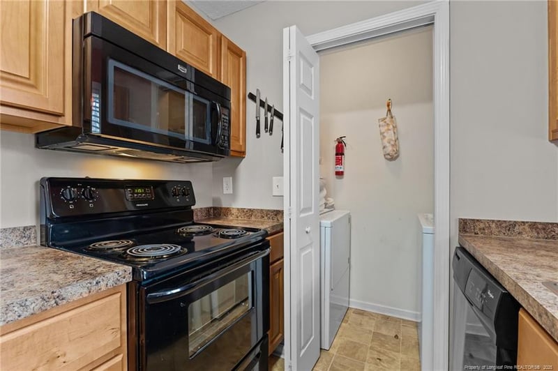 1006 Brookhollow Dr #4, Fayetteville, NC 28314