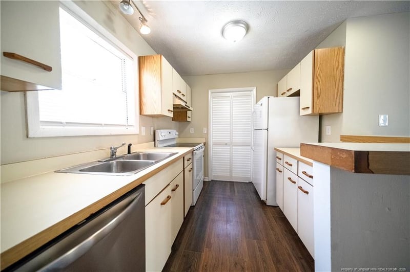 1006 Brookhollow Dr #7, Fayetteville, NC 28314