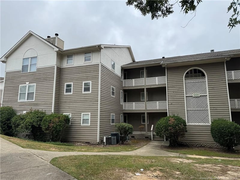 1006 Brookhollow Dr #8, Fayetteville, NC 28314