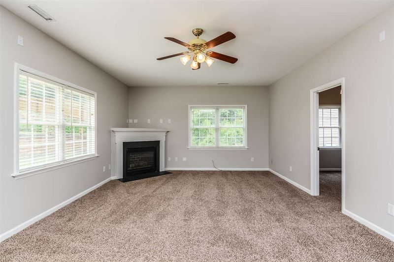 1006 Cantrell Ln, Apex, NC 27502