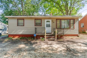 1006 Club Blvd, Durham, NC 27704