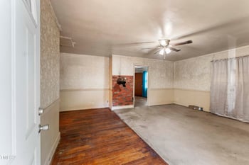 1006 Club Blvd, Durham, NC 27704