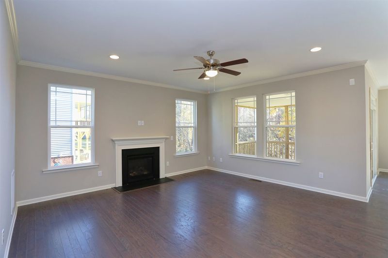 1006 Emerson Lake Dr, Knightdale, NC 27545