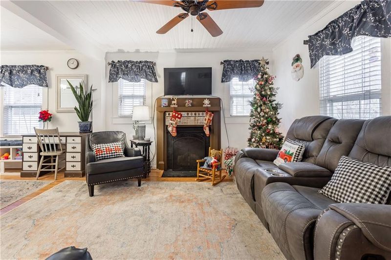 1006 Garfield Rd, Burlington, NC 27215