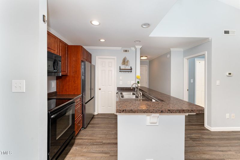 1006 Kingswood Dr #E, Chapel Hill, NC 27517